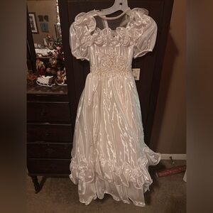 Vintagee mini bride dress